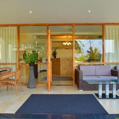 Crystal Beach Inn Мале Екстериор снимка