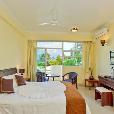 Crystal Beach Inn Мале Екстериор снимка
