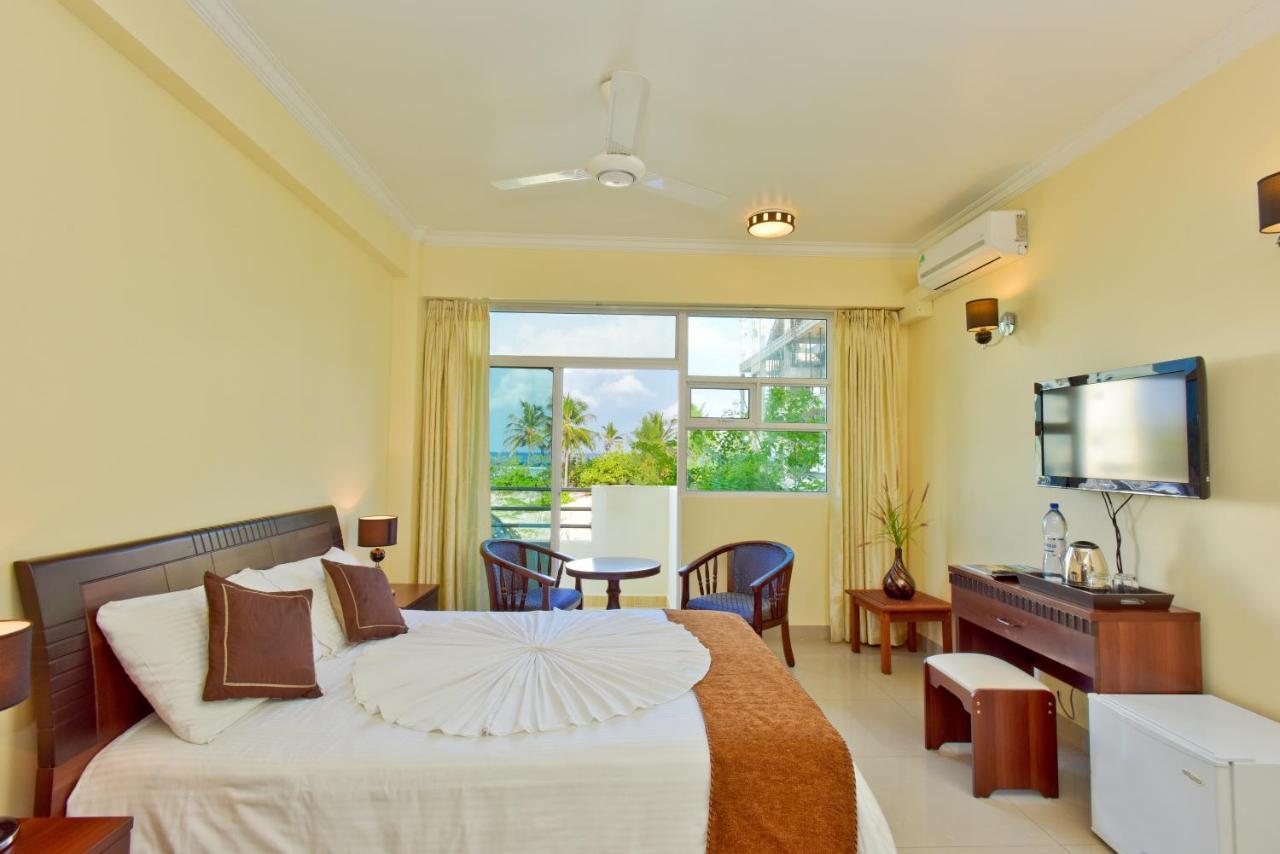 Crystal Beach Inn Мале Екстериор снимка