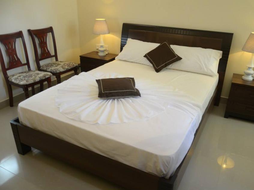 Crystal Beach Inn Мале Екстериор снимка